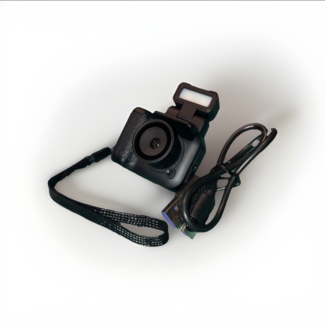 Vintage Mini Retro Camera w/ Flash | Digital | BLACK