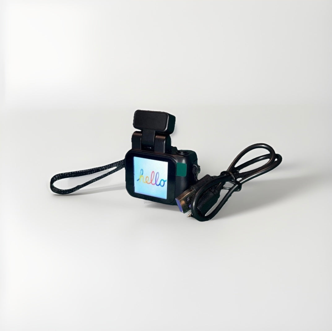 Vintage Mini Retro Camera w/ Flash | Digital | BLACK